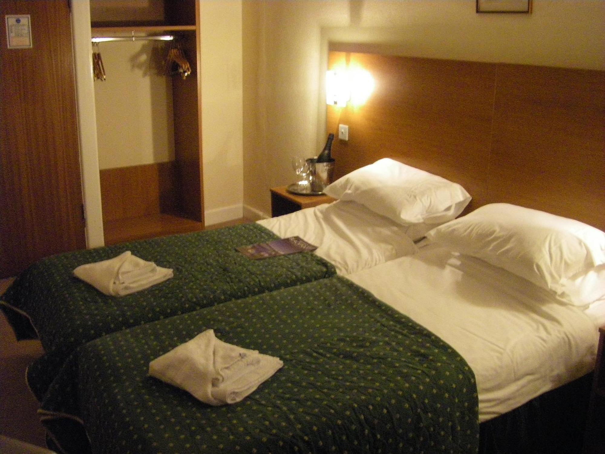 The Waldorf - Near Pleasure Beach & Sandcastle - Blackpool — Photos 3
